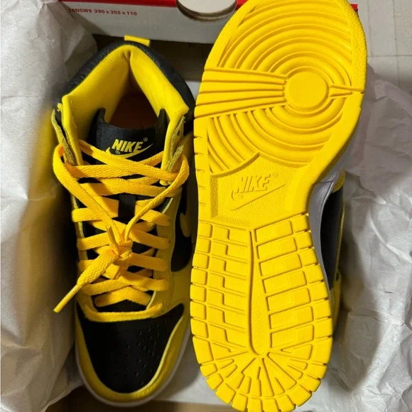 Women’s Nike Dunk High Black Yellow - Picture 3 of 3